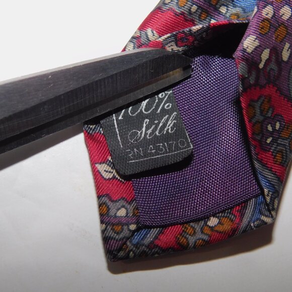 Geoffrey Beene Red Blue Purple Paisley Silk Neck Tie - Picture 6 of 10